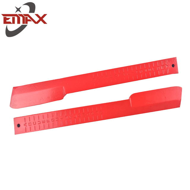 Präzisions-Rasenpflege-Begleiter: Alphabetisch skalierte Teile mit Messmarkierungen