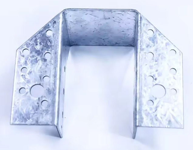 Kundenspezifische Holzverbinderhalterung aus Kohlenstoffstahl. Stahlhalterung