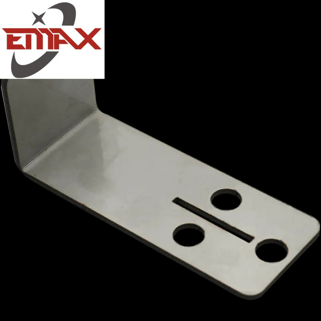 Metallverarbeitung, Stanzen, Biegen von Teilen, lasergeschnittene Wandregalhalterung aus Edelstahl